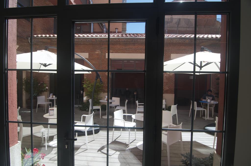 The Book Factory Hostel Valladolid Eksteriør billede
