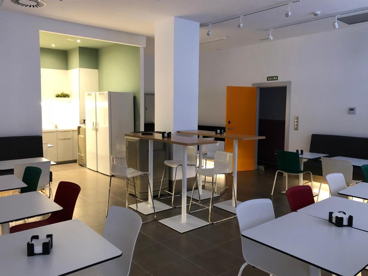 The Book Factory Hostel Valladolid Eksteriør billede