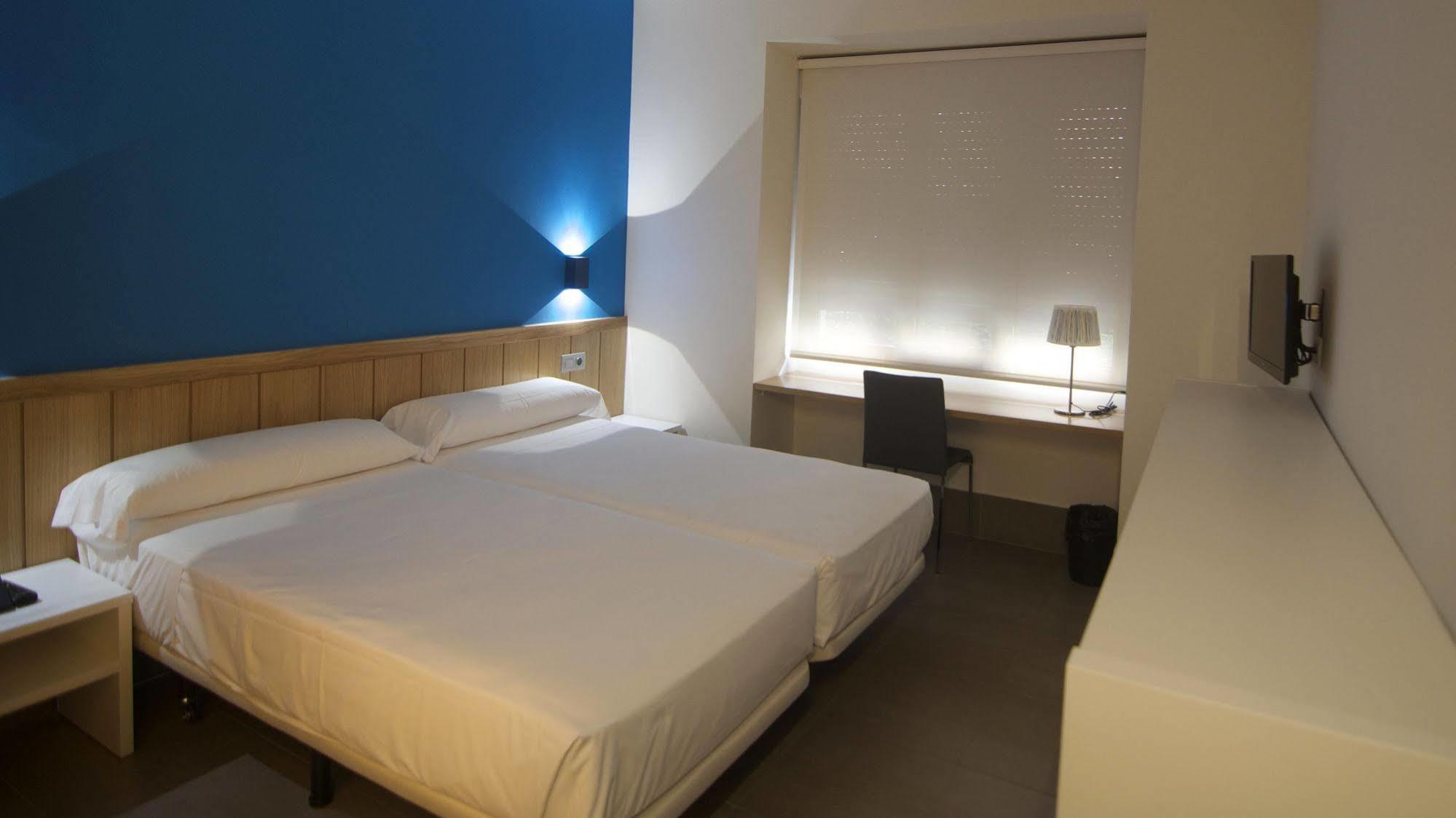 The Book Factory Hostel Valladolid Eksteriør billede